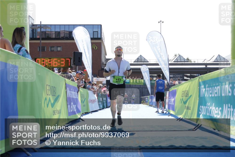 09.08.2026 - GEWOBA Citytriathlon Bremen Yannick Fuchs http://msf.ph/oto/9937069 09.08.2026 15:13:00 Ziel 123 meine-sportfotos.de