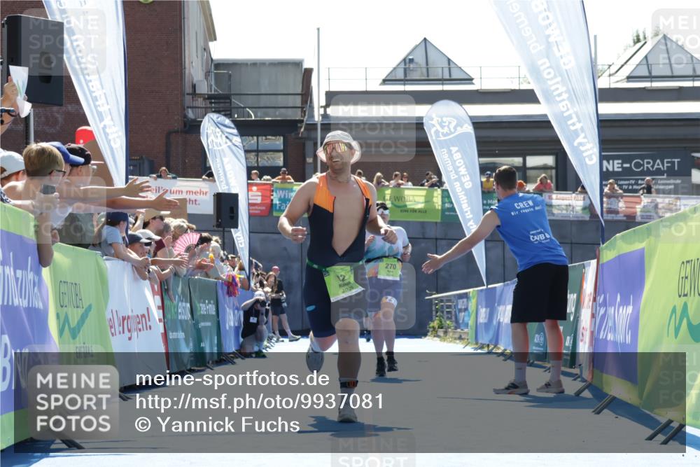 09.08.2026 - GEWOBA Citytriathlon Bremen Yannick Fuchs http://msf.ph/oto/9937081 09.08.2026 15:13:09 Ziel 92, 270 meine-sportfotos.de