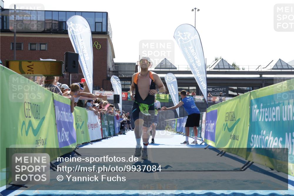09.08.2026 - GEWOBA Citytriathlon Bremen Yannick Fuchs http://msf.ph/oto/9937084 09.08.2026 15:13:10 Ziel 92, 270, 403 meine-sportfotos.de
