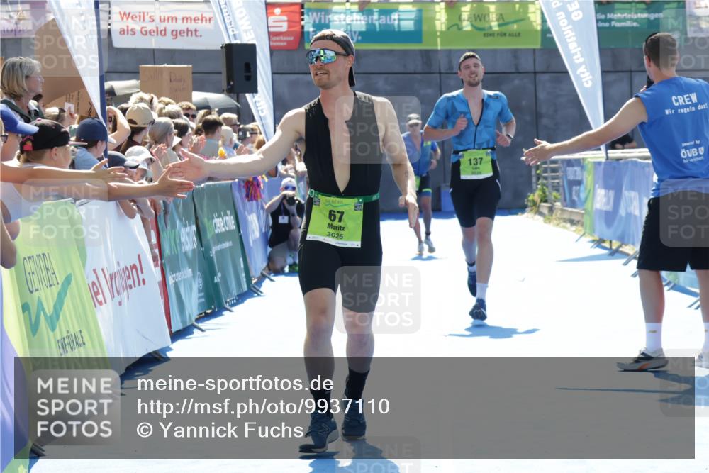 09.08.2026 - GEWOBA Citytriathlon Bremen Yannick Fuchs http://msf.ph/oto/9937110 09.08.2026 15:13:20 Ziel 67, 137, 403 meine-sportfotos.de