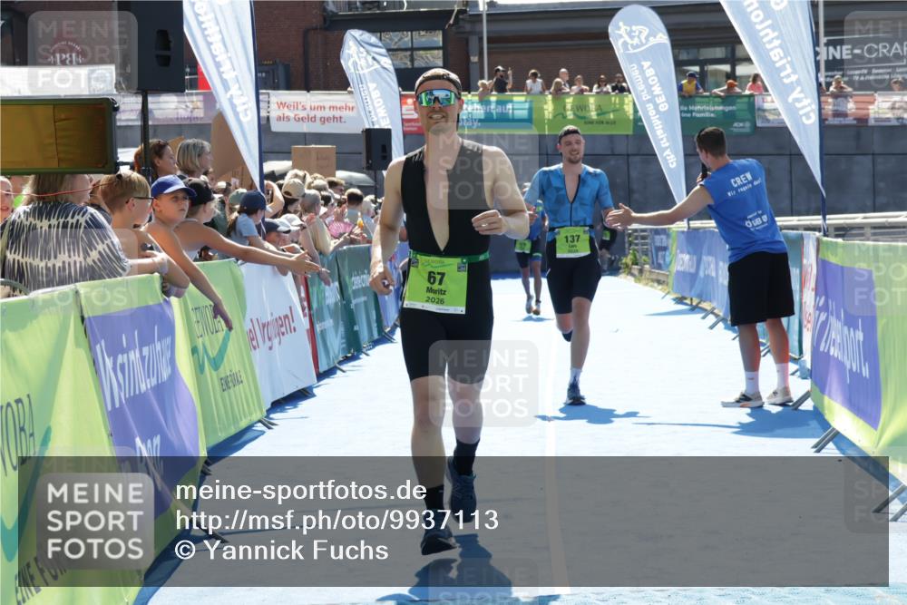 09.08.2026 - GEWOBA Citytriathlon Bremen Yannick Fuchs http://msf.ph/oto/9937113 09.08.2026 15:13:21 Ziel 67, 137 meine-sportfotos.de