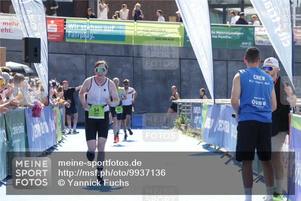 09.08.2026 - GEWOBA Citytriathlon Bremen Yannick Fuchs http://msf.ph/oto/9937136 09.08.2026 15:13:39 Ziel 54, 105 meine-sportfotos.de