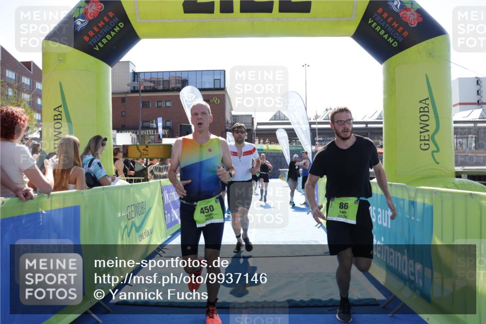 09.08.2026 - GEWOBA Citytriathlon Bremen Yannick Fuchs http://msf.ph/oto/9937146 09.08.2026 15:13:47 Ziel 54, 86, 180, 278, 349, 362, 450 meine-sportfotos.de