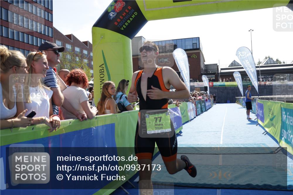 09.08.2026 - GEWOBA Citytriathlon Bremen Yannick Fuchs http://msf.ph/oto/9937173 09.08.2026 15:14:00 Ziel 77 meine-sportfotos.de