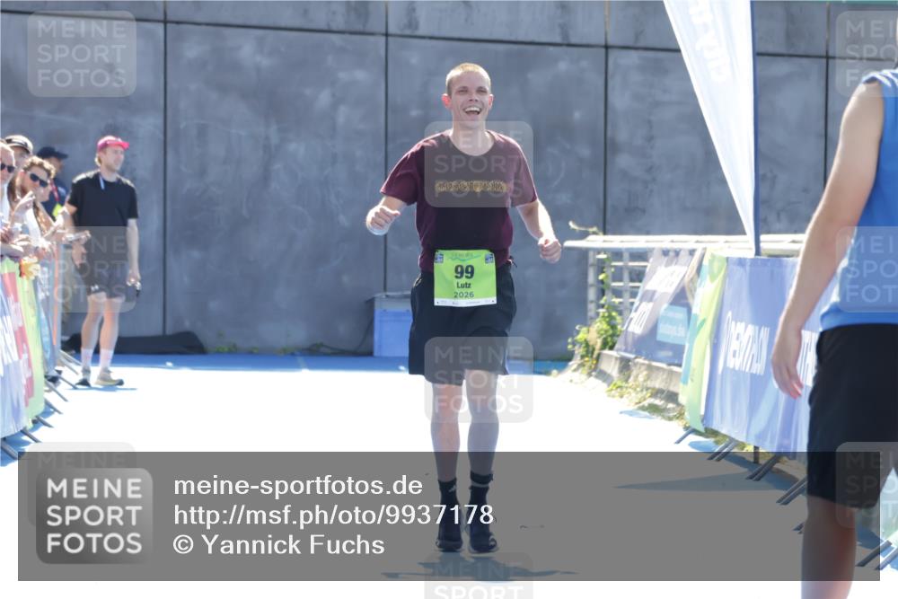 09.08.2026 - GEWOBA Citytriathlon Bremen Yannick Fuchs http://msf.ph/oto/9937178 09.08.2026 15:14:10 Ziel 99 meine-sportfotos.de
