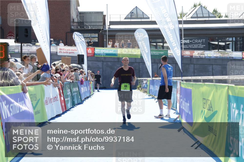 09.08.2026 - GEWOBA Citytriathlon Bremen Yannick Fuchs http://msf.ph/oto/9937184 09.08.2026 15:14:12 Ziel 99 meine-sportfotos.de