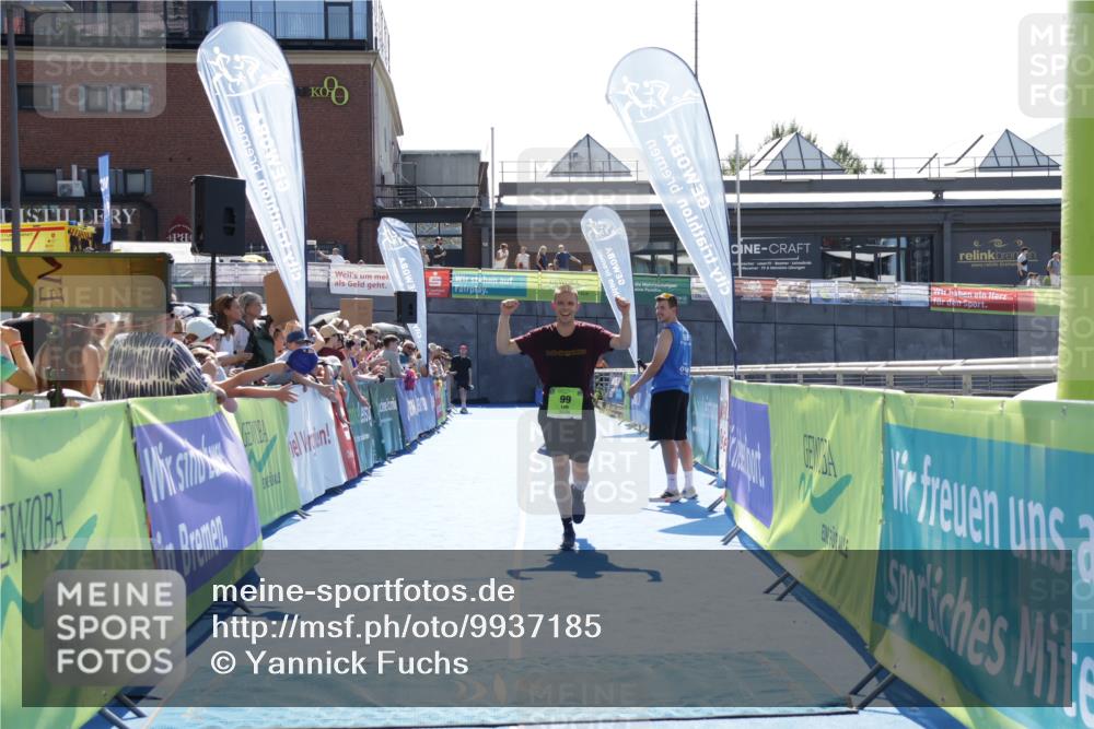 09.08.2026 - GEWOBA Citytriathlon Bremen Yannick Fuchs http://msf.ph/oto/9937185 09.08.2026 15:14:13 Ziel 99 meine-sportfotos.de