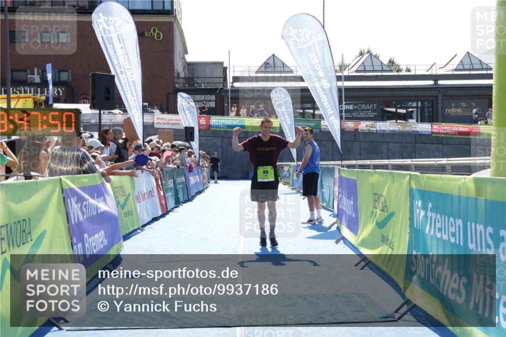 09.08.2026 - GEWOBA Citytriathlon Bremen Yannick Fuchs http://msf.ph/oto/9937186 09.08.2026 15:14:13 Ziel 99 meine-sportfotos.de