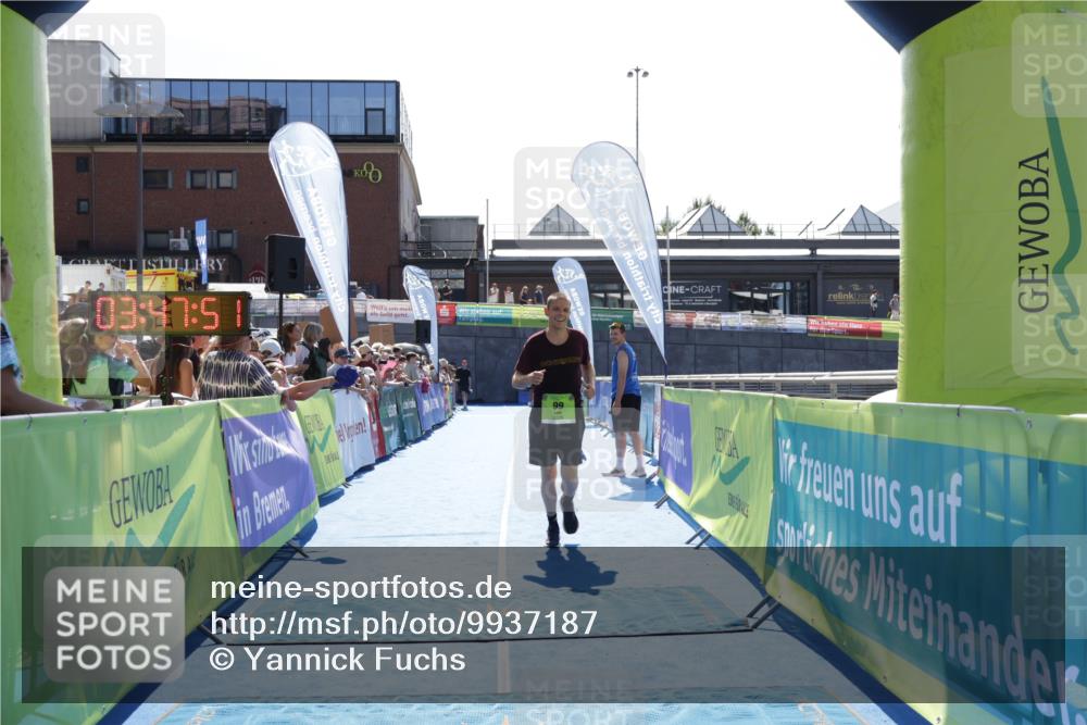 09.08.2026 - GEWOBA Citytriathlon Bremen Yannick Fuchs http://msf.ph/oto/9937187 09.08.2026 15:14:14 Ziel 99 meine-sportfotos.de