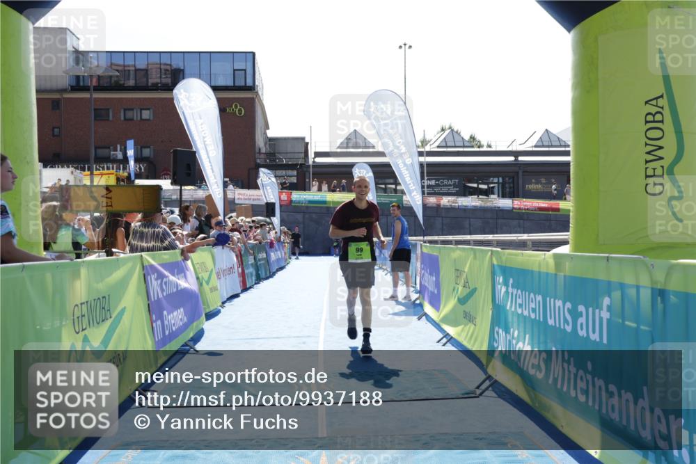 09.08.2026 - GEWOBA Citytriathlon Bremen Yannick Fuchs http://msf.ph/oto/9937188 09.08.2026 15:14:14 Ziel 99 meine-sportfotos.de