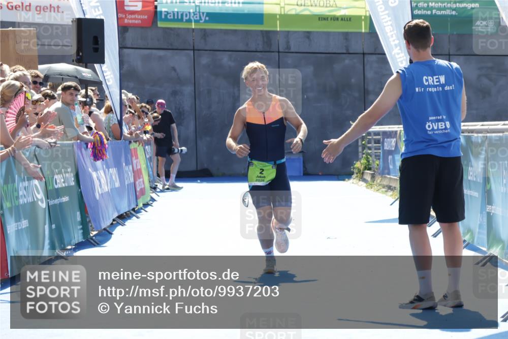09.08.2026 - GEWOBA Citytriathlon Bremen Yannick Fuchs http://msf.ph/oto/9937203 09.08.2026 15:14:24 Ziel 2 meine-sportfotos.de