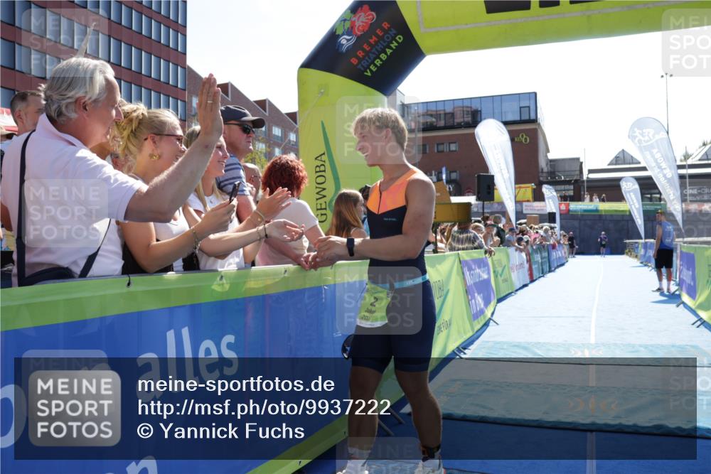 09.08.2026 - GEWOBA Citytriathlon Bremen Yannick Fuchs http://msf.ph/oto/9937222 09.08.2026 15:14:30 Ziel 2 meine-sportfotos.de
