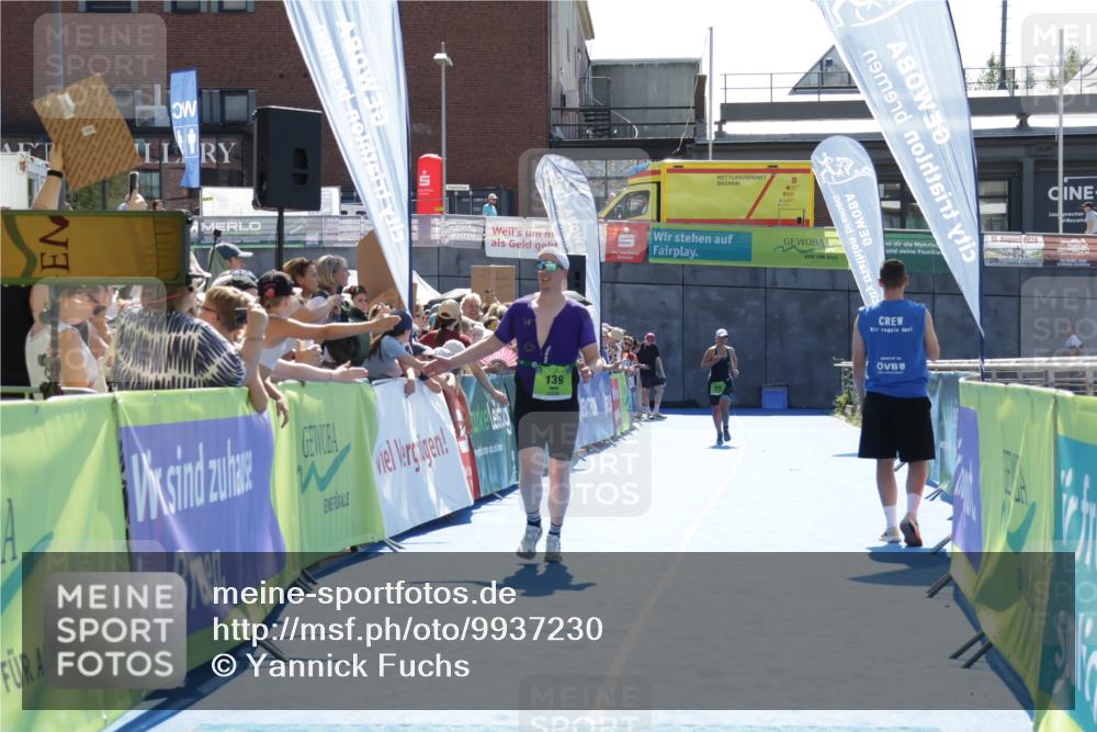 09.08.2026 - GEWOBA Citytriathlon Bremen Yannick Fuchs http://msf.ph/oto/9937230 09.08.2026 15:14:40 Ziel 139 meine-sportfotos.de