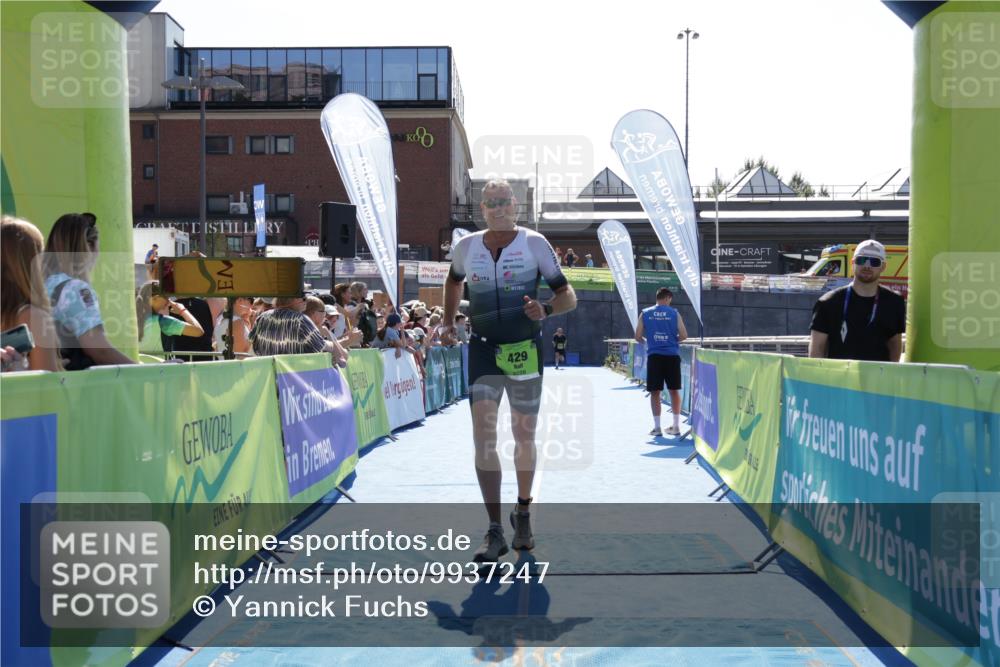 09.08.2026 - GEWOBA Citytriathlon Bremen Yannick Fuchs http://msf.ph/oto/9937247 09.08.2026 15:14:55 Ziel 429 meine-sportfotos.de