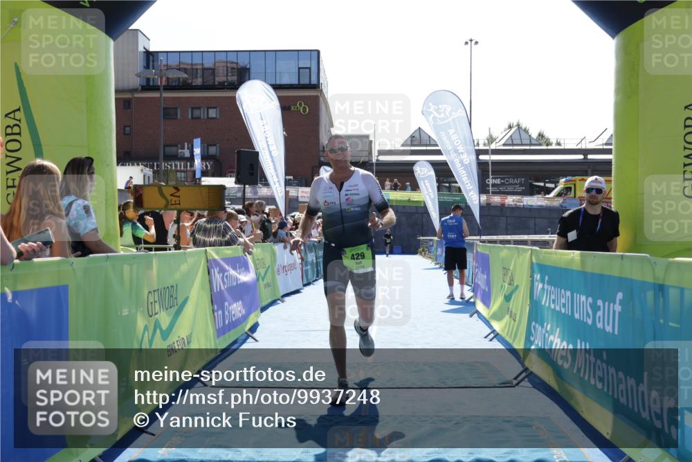 09.08.2026 - GEWOBA Citytriathlon Bremen Yannick Fuchs http://msf.ph/oto/9937248 09.08.2026 15:14:55 Ziel 429 meine-sportfotos.de