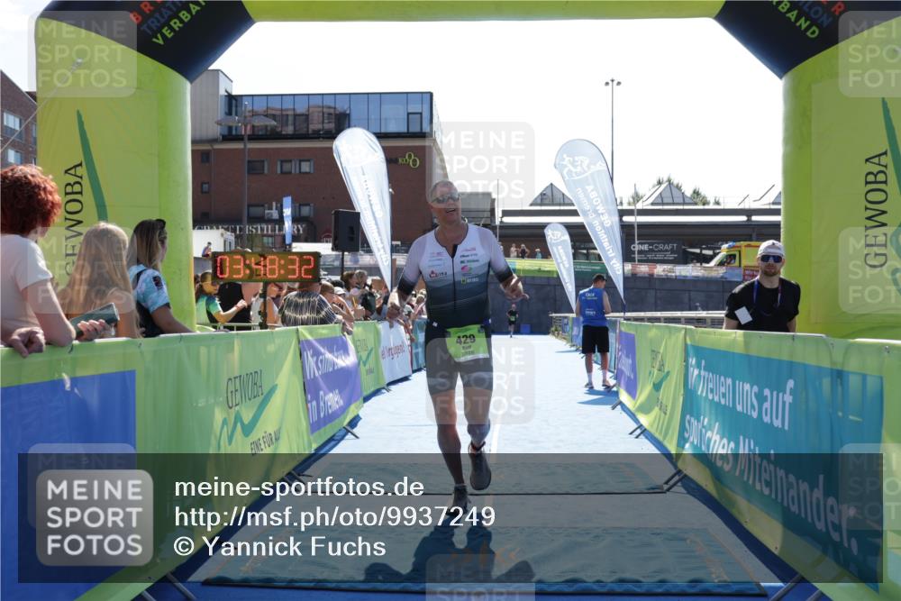 09.08.2026 - GEWOBA Citytriathlon Bremen Yannick Fuchs http://msf.ph/oto/9937249 09.08.2026 15:14:56 Ziel 429 meine-sportfotos.de