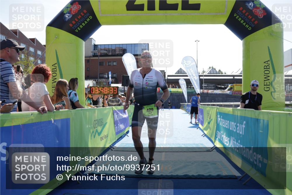 09.08.2026 - GEWOBA Citytriathlon Bremen Yannick Fuchs http://msf.ph/oto/9937251 09.08.2026 15:14:56 Ziel 429 meine-sportfotos.de
