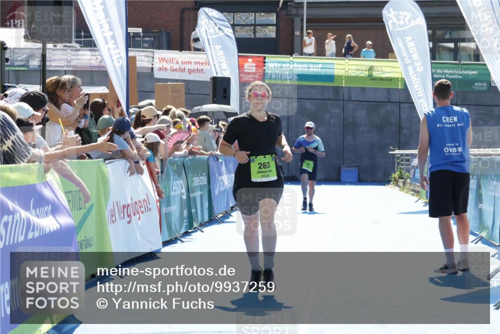 09.08.2026 - GEWOBA Citytriathlon Bremen Yannick Fuchs http://msf.ph/oto/9937259 09.08.2026 15:15:05 Ziel 263 meine-sportfotos.de