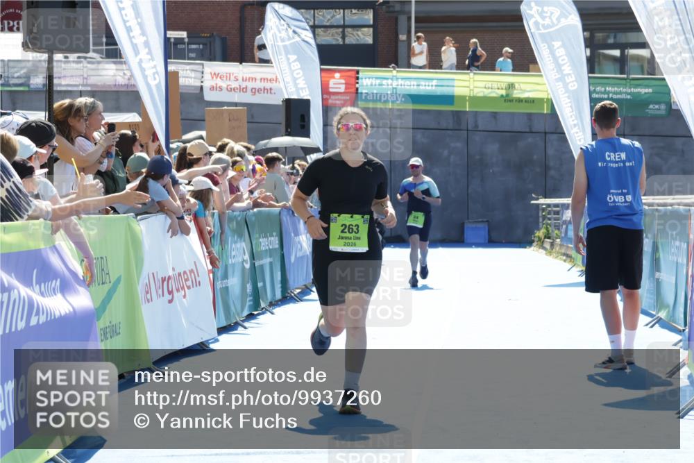 09.08.2026 - GEWOBA Citytriathlon Bremen Yannick Fuchs http://msf.ph/oto/9937260 09.08.2026 15:15:05 Ziel 263 meine-sportfotos.de