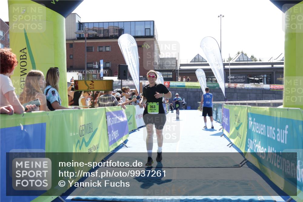 09.08.2026 - GEWOBA Citytriathlon Bremen Yannick Fuchs http://msf.ph/oto/9937261 09.08.2026 15:15:07 Ziel 24, 263 meine-sportfotos.de