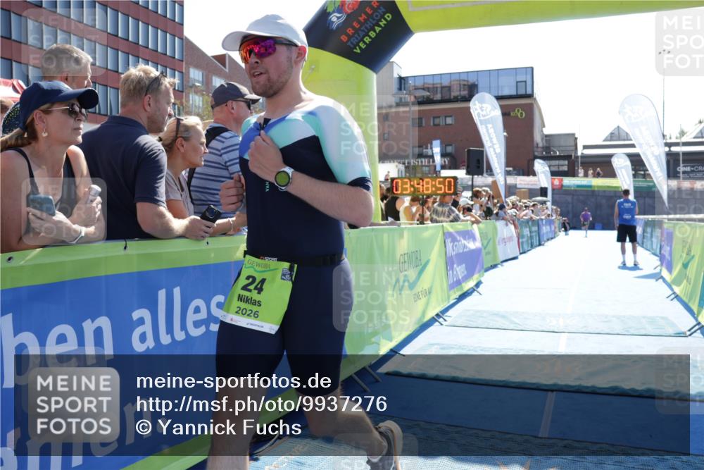 09.08.2026 - GEWOBA Citytriathlon Bremen Yannick Fuchs http://msf.ph/oto/9937276 09.08.2026 15:15:13 Ziel 24 meine-sportfotos.de