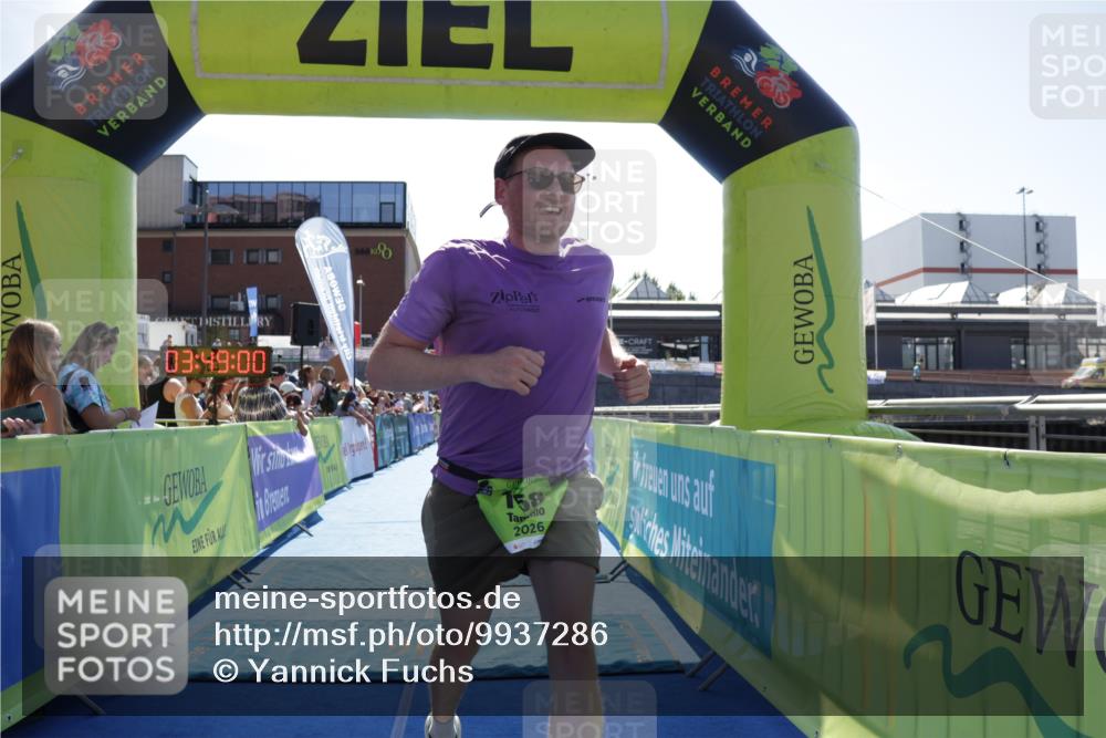 09.08.2026 - GEWOBA Citytriathlon Bremen Yannick Fuchs http://msf.ph/oto/9937286 09.08.2026 15:15:23 Ziel 158 meine-sportfotos.de