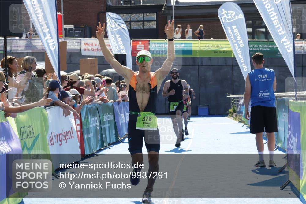 09.08.2026 - GEWOBA Citytriathlon Bremen Yannick Fuchs http://msf.ph/oto/9937291 09.08.2026 15:15:29 Ziel 154, 378 meine-sportfotos.de