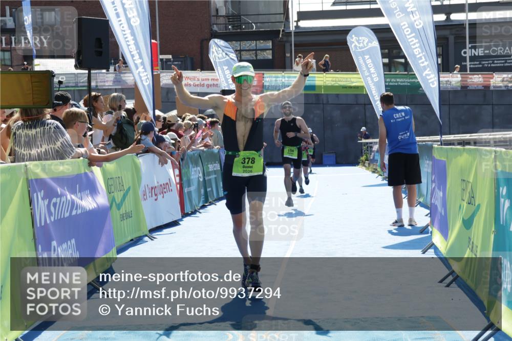 09.08.2026 - GEWOBA Citytriathlon Bremen Yannick Fuchs http://msf.ph/oto/9937294 09.08.2026 15:15:29 Ziel 154, 378 meine-sportfotos.de
