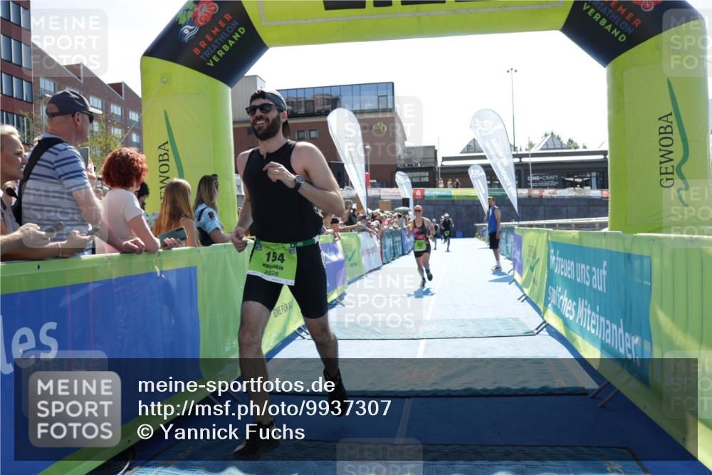 09.08.2026 - GEWOBA Citytriathlon Bremen Yannick Fuchs http://msf.ph/oto/9937307 09.08.2026 15:15:33 Ziel 154, 337, 378, 466 meine-sportfotos.de