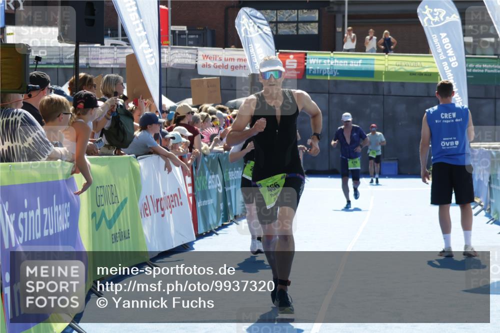 09.08.2026 - GEWOBA Citytriathlon Bremen Yannick Fuchs http://msf.ph/oto/9937320 09.08.2026 15:15:37 Ziel 154, 257, 337, 466 meine-sportfotos.de