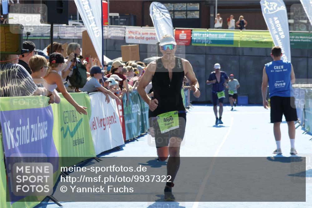09.08.2026 - GEWOBA Citytriathlon Bremen Yannick Fuchs http://msf.ph/oto/9937322 09.08.2026 15:15:37 Ziel 154, 257, 337, 466 meine-sportfotos.de