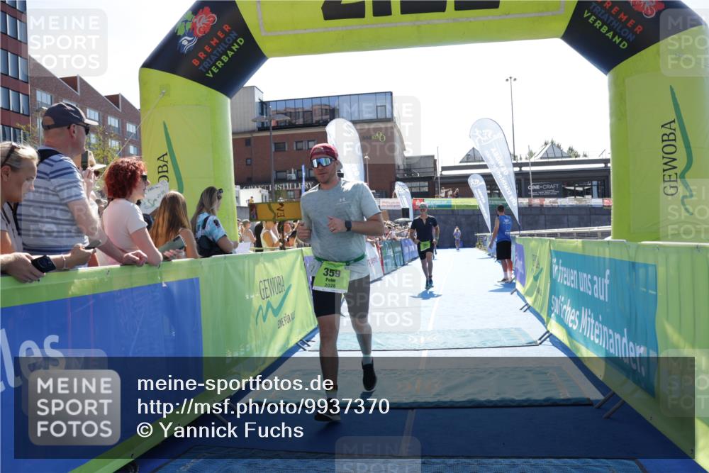 09.08.2026 - GEWOBA Citytriathlon Bremen Yannick Fuchs http://msf.ph/oto/9937370 09.08.2026 15:15:51 Ziel 359, 395 meine-sportfotos.de