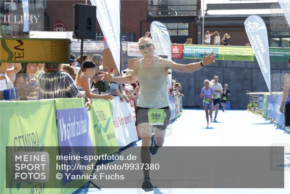 09.08.2026 - GEWOBA Citytriathlon Bremen Yannick Fuchs http://msf.ph/oto/9937380 09.08.2026 15:15:56 Ziel 385, 395 meine-sportfotos.de