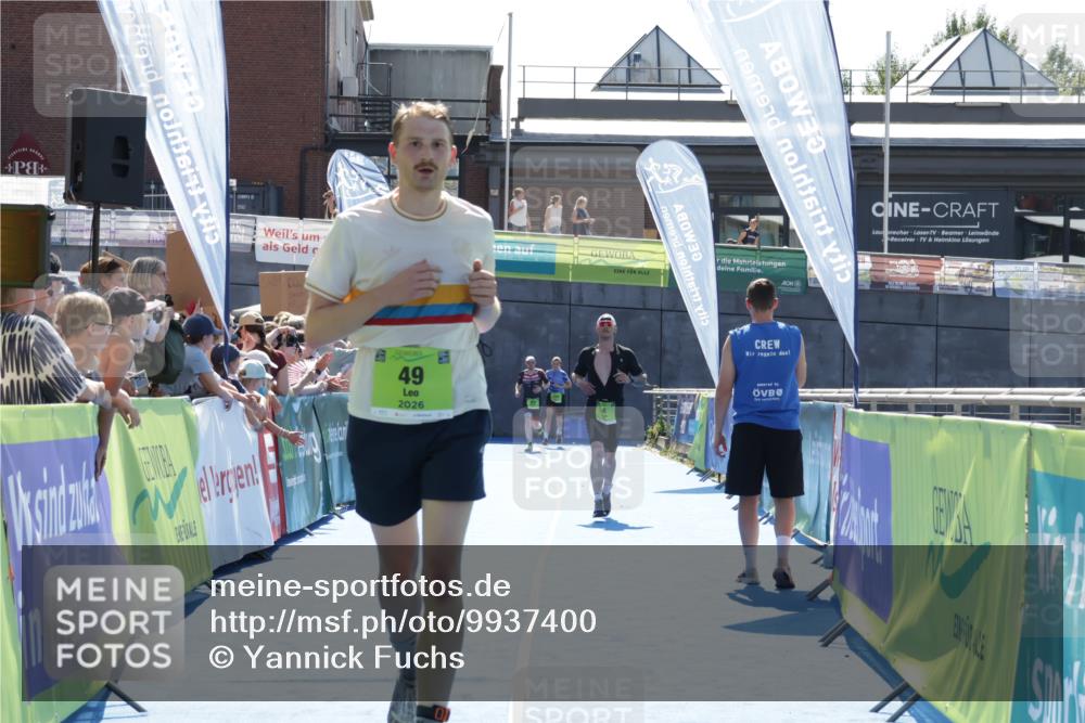 09.08.2026 - GEWOBA Citytriathlon Bremen Yannick Fuchs http://msf.ph/oto/9937400 09.08.2026 15:16:04 Ziel 45, 49, 523 meine-sportfotos.de