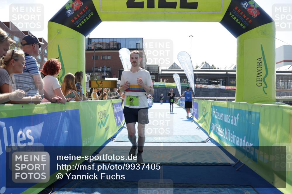 09.08.2026 - GEWOBA Citytriathlon Bremen Yannick Fuchs http://msf.ph/oto/9937405 09.08.2026 15:16:05 Ziel 45, 49, 523 meine-sportfotos.de
