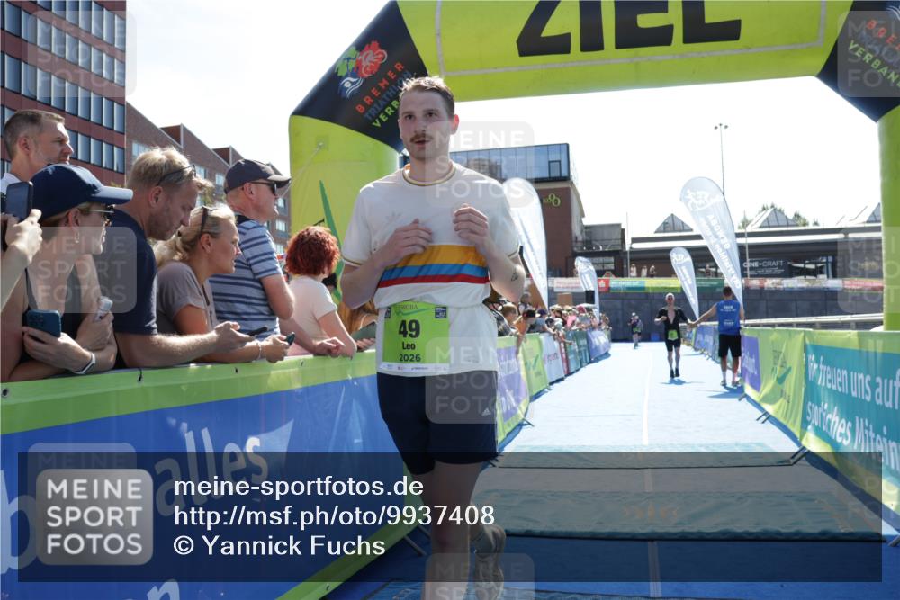 09.08.2026 - GEWOBA Citytriathlon Bremen Yannick Fuchs http://msf.ph/oto/9937408 09.08.2026 15:16:06 Ziel 45, 49, 523 meine-sportfotos.de