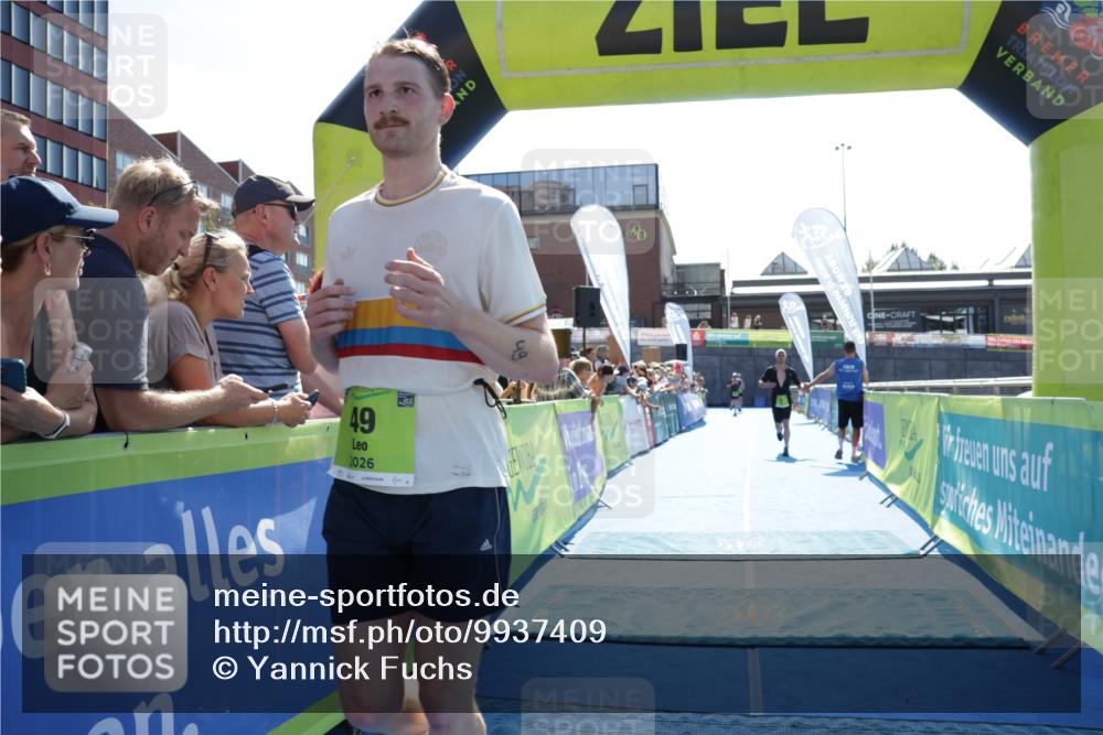 09.08.2026 - GEWOBA Citytriathlon Bremen Yannick Fuchs http://msf.ph/oto/9937409 09.08.2026 15:16:06 Ziel 45, 49, 523 meine-sportfotos.de
