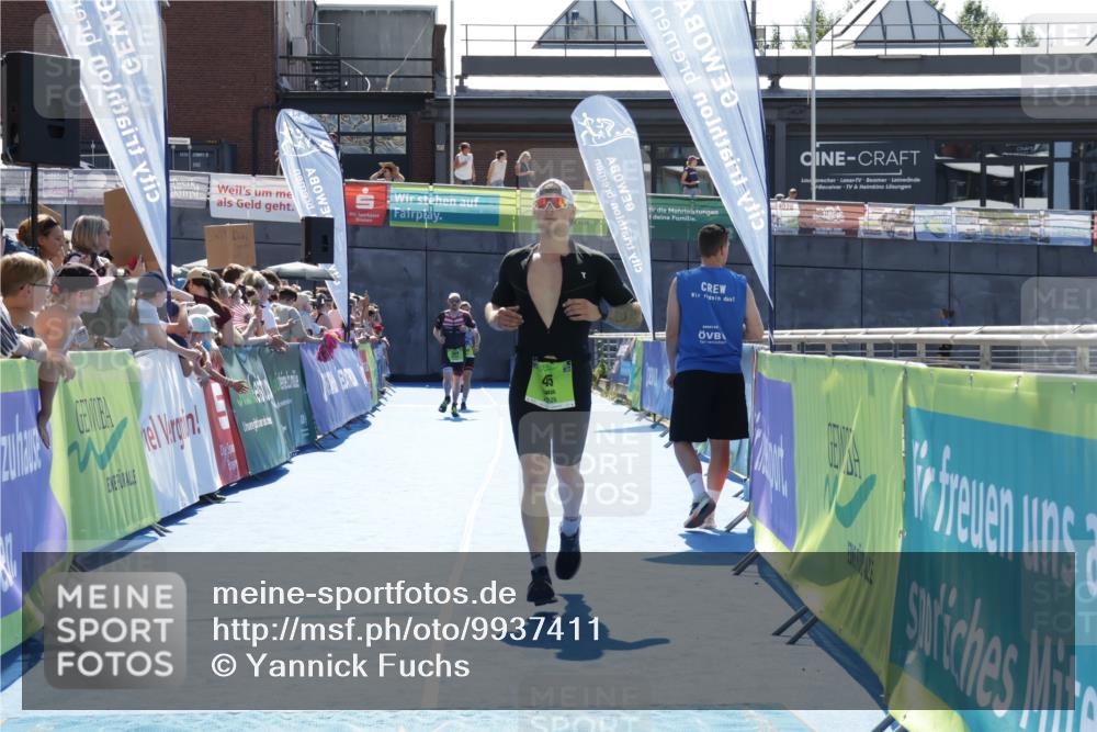 09.08.2026 - GEWOBA Citytriathlon Bremen Yannick Fuchs http://msf.ph/oto/9937411 09.08.2026 15:16:08 Ziel 45, 49 meine-sportfotos.de