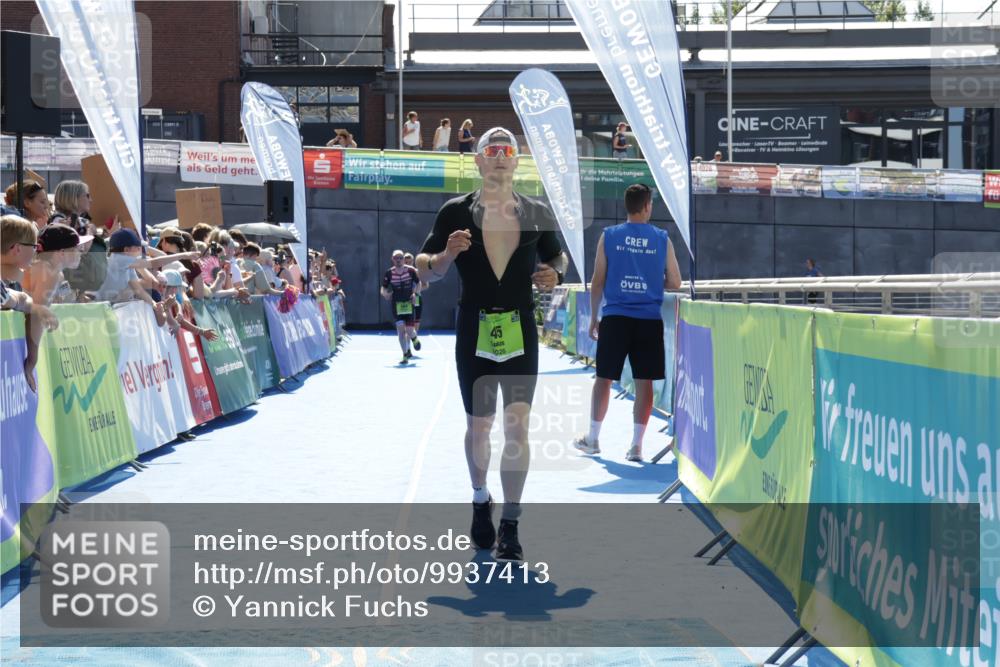 09.08.2026 - GEWOBA Citytriathlon Bremen Yannick Fuchs http://msf.ph/oto/9937413 09.08.2026 15:16:08 Ziel 45, 49 meine-sportfotos.de