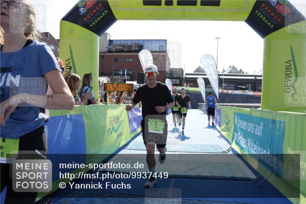 09.08.2026 - GEWOBA Citytriathlon Bremen Yannick Fuchs http://msf.ph/oto/9937449 09.08.2026 15:16:27 Ziel 7, 74, 271, 373 meine-sportfotos.de