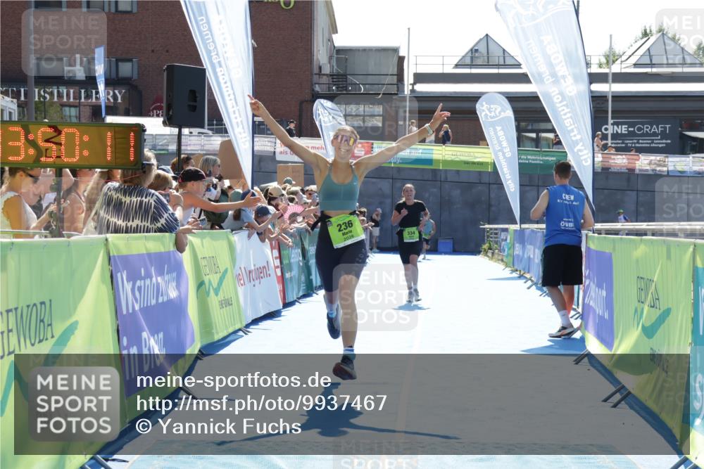 09.08.2026 - GEWOBA Citytriathlon Bremen Yannick Fuchs http://msf.ph/oto/9937467 09.08.2026 15:16:34 Ziel 236, 334, 373 meine-sportfotos.de