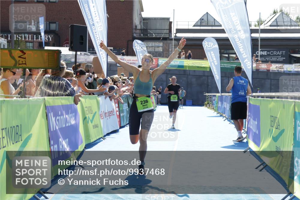 09.08.2026 - GEWOBA Citytriathlon Bremen Yannick Fuchs http://msf.ph/oto/9937468 09.08.2026 15:16:34 Ziel 236, 334, 373 meine-sportfotos.de