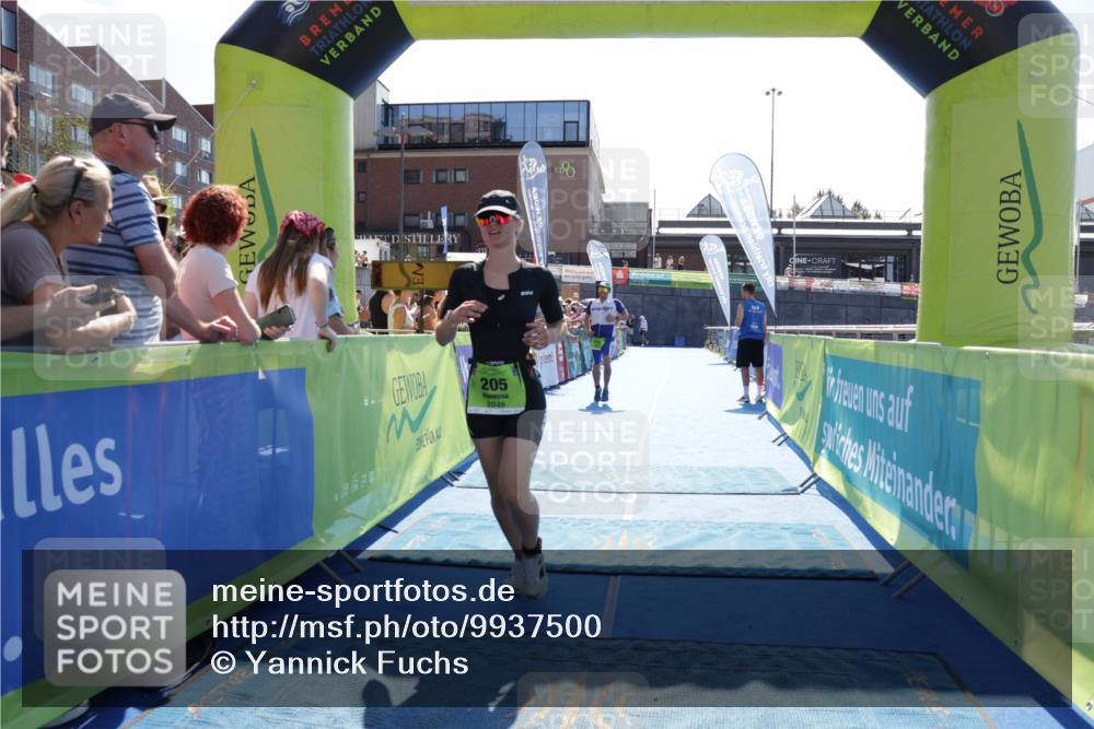 09.08.2026 - GEWOBA Citytriathlon Bremen Yannick Fuchs http://msf.ph/oto/9937500 09.08.2026 15:16:44 Ziel 205, 370, 402 meine-sportfotos.de