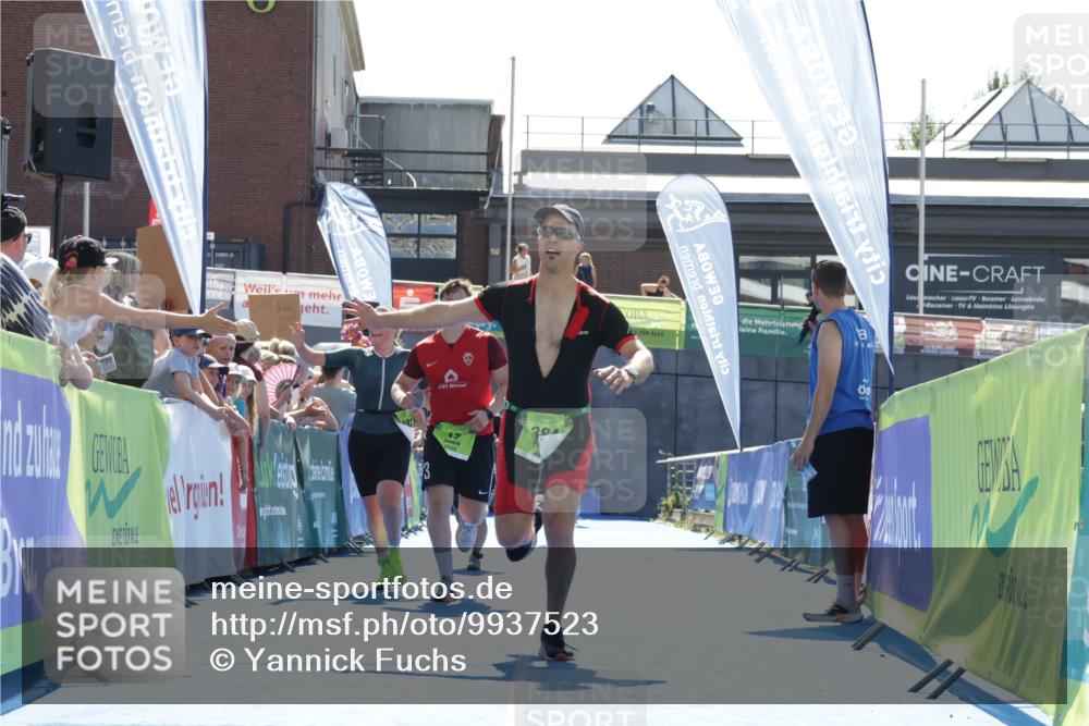09.08.2026 - GEWOBA Citytriathlon Bremen Yannick Fuchs http://msf.ph/oto/9937523 09.08.2026 15:16:56 Ziel 17, 192, 356, 384 meine-sportfotos.de