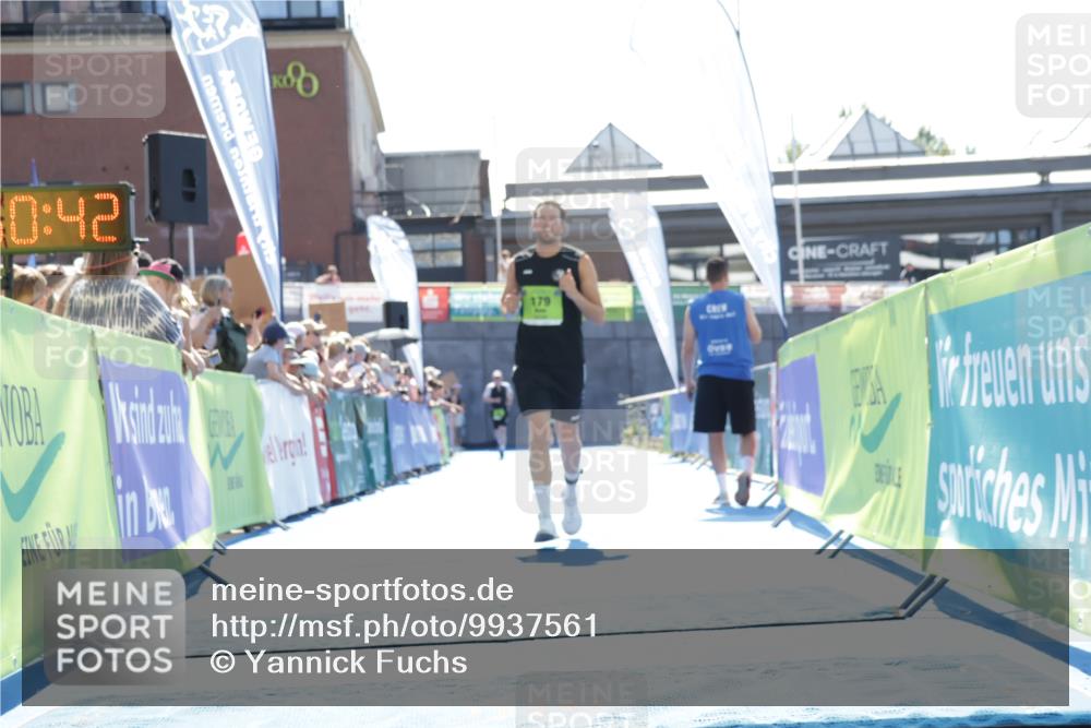 09.08.2026 - GEWOBA Citytriathlon Bremen Yannick Fuchs http://msf.ph/oto/9937561 09.08.2026 15:17:05 Ziel 146, 179, 356 meine-sportfotos.de