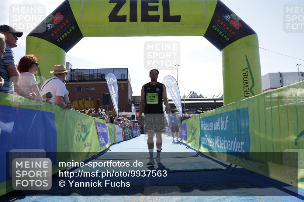 09.08.2026 - GEWOBA Citytriathlon Bremen Yannick Fuchs http://msf.ph/oto/9937563 09.08.2026 15:17:08 Ziel 179 meine-sportfotos.de