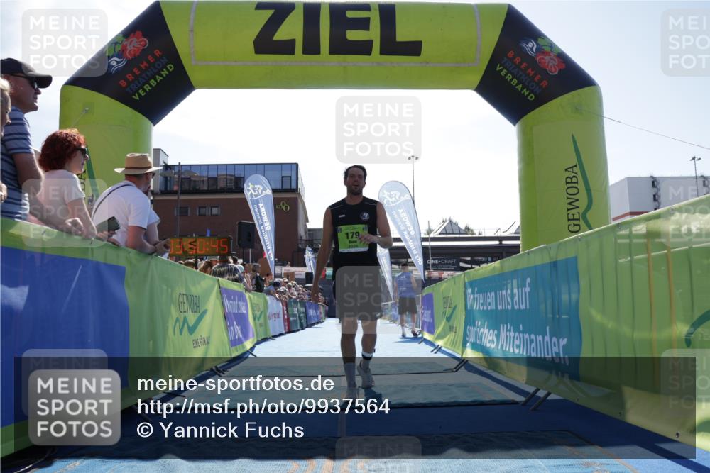 09.08.2026 - GEWOBA Citytriathlon Bremen Yannick Fuchs http://msf.ph/oto/9937564 09.08.2026 15:17:08 Ziel 179 meine-sportfotos.de