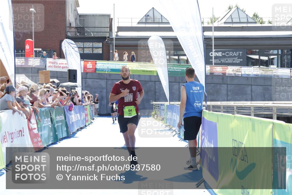 09.08.2026 - GEWOBA Citytriathlon Bremen Yannick Fuchs http://msf.ph/oto/9937580 09.08.2026 15:17:20 Ziel 43, 44, 60 meine-sportfotos.de