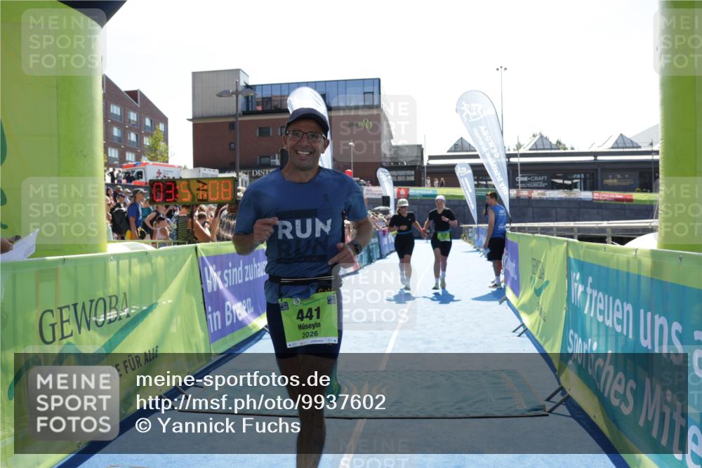 09.08.2026 - GEWOBA Citytriathlon Bremen Yannick Fuchs http://msf.ph/oto/9937602 09.08.2026 15:17:31 Ziel 232, 254, 377, 441 meine-sportfotos.de