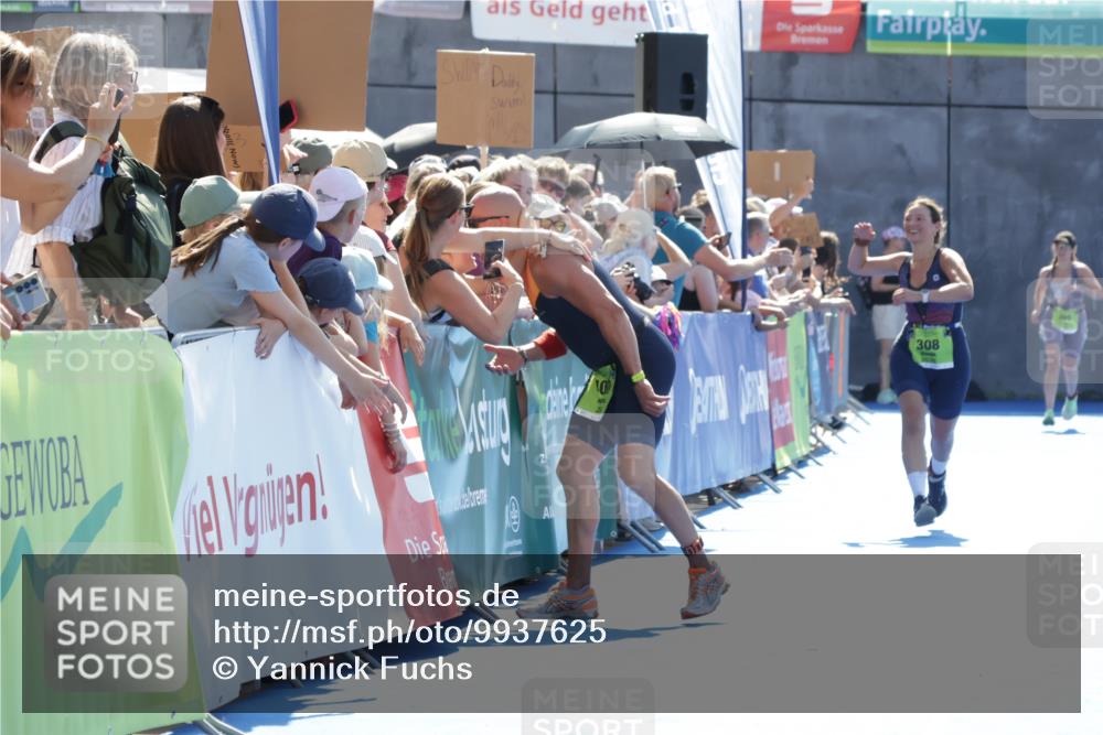 09.08.2026 - GEWOBA Citytriathlon Bremen Yannick Fuchs http://msf.ph/oto/9937625 09.08.2026 15:17:40 Ziel 400 meine-sportfotos.de